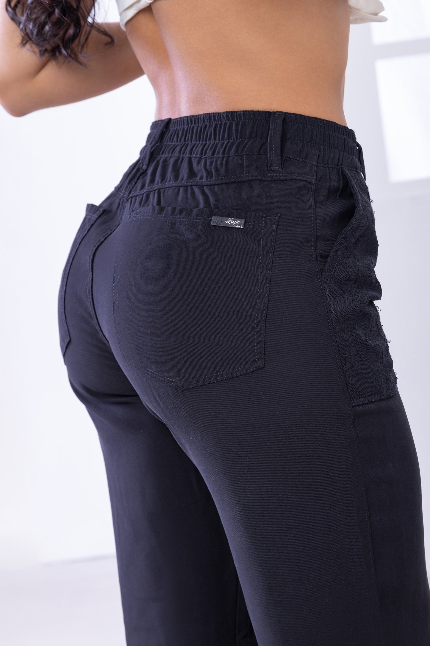 PANTALÓN ENCAJE BOLSILLOS